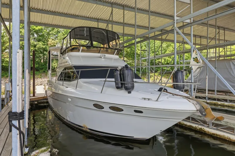 Slide: The Image of Sea Ray 370 Aft Cabin 1997 - 6957969