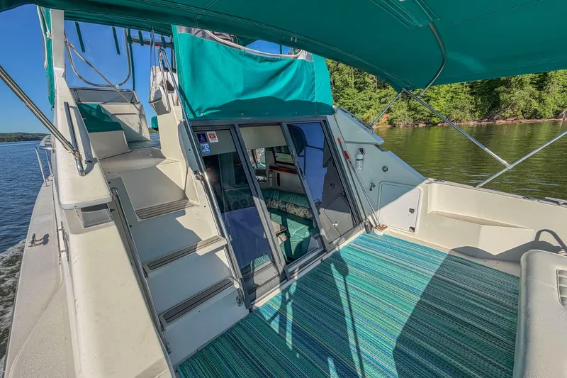 Slide: The Image of Carver Yachts 380 Santego 1994 - 6958359