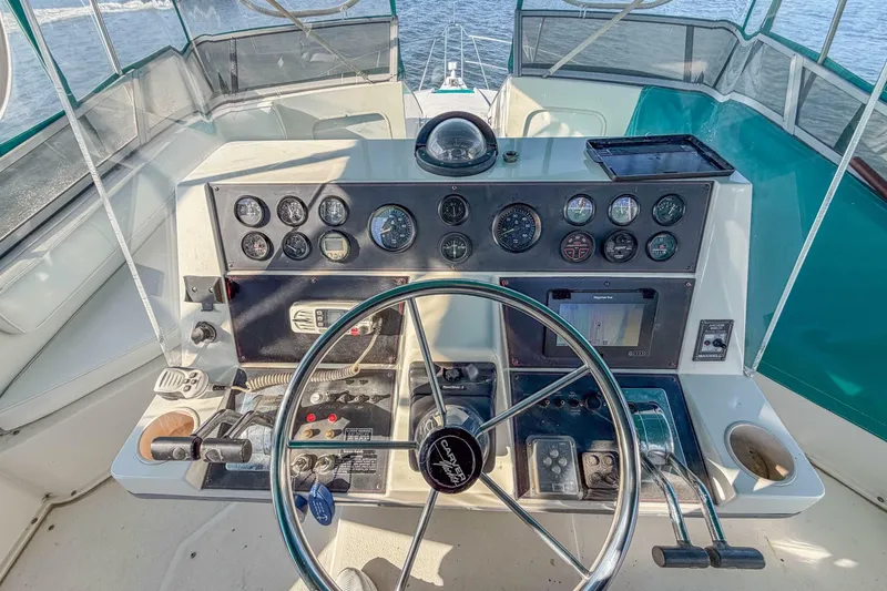 Slide: The Image of Carver Yachts 380 Santego 1994 - 6958386