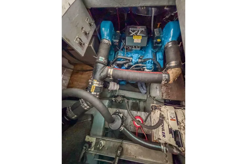Slide: The Image of Carver Yachts 380 Santego 1994 - 6958470