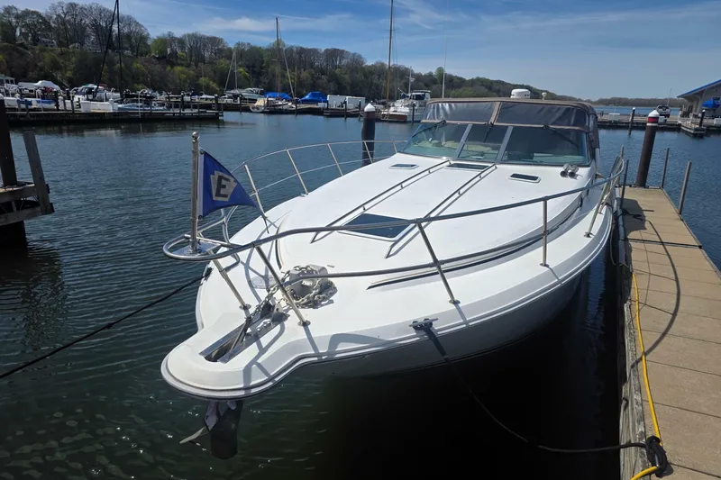 Slide: The Image of Sea Ray 370 Express Cruiser 1994 - 6915465