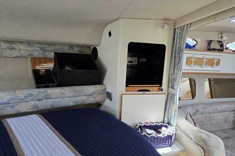 Slide: The Image of Sea Ray 370 Express Cruiser 1994 - 7244704
