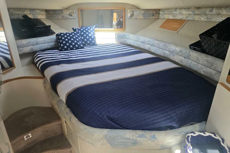Slide: The Image of Sea Ray 370 Express Cruiser 1994 - 7244708