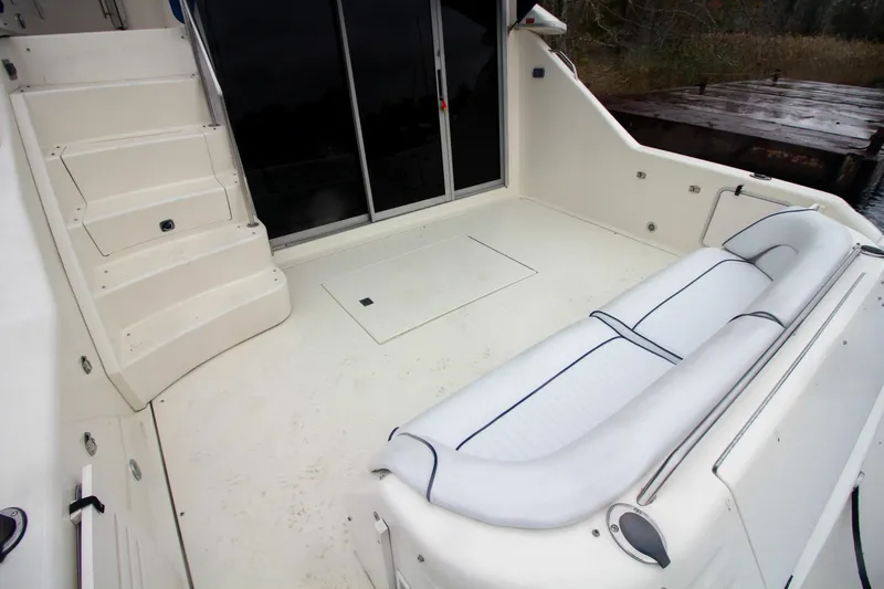 Slide: The Image of Sea Ray 440 Express Bridge 1993 - 6963895