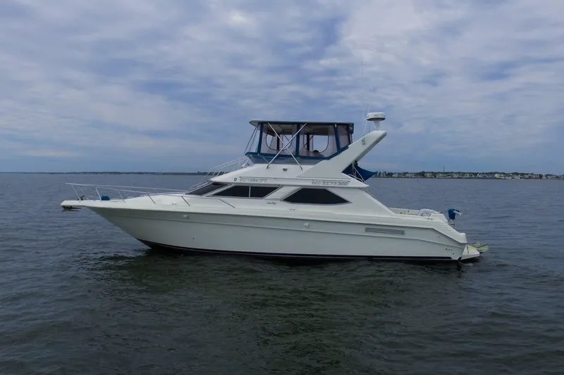 Slide: The Image of Sea Ray 440 Express Bridge 1993 - 6963839