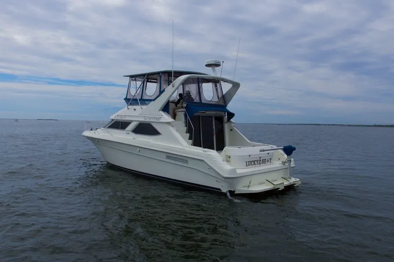 Slide: The Image of Sea Ray 440 Express Bridge 1993 - 6963842