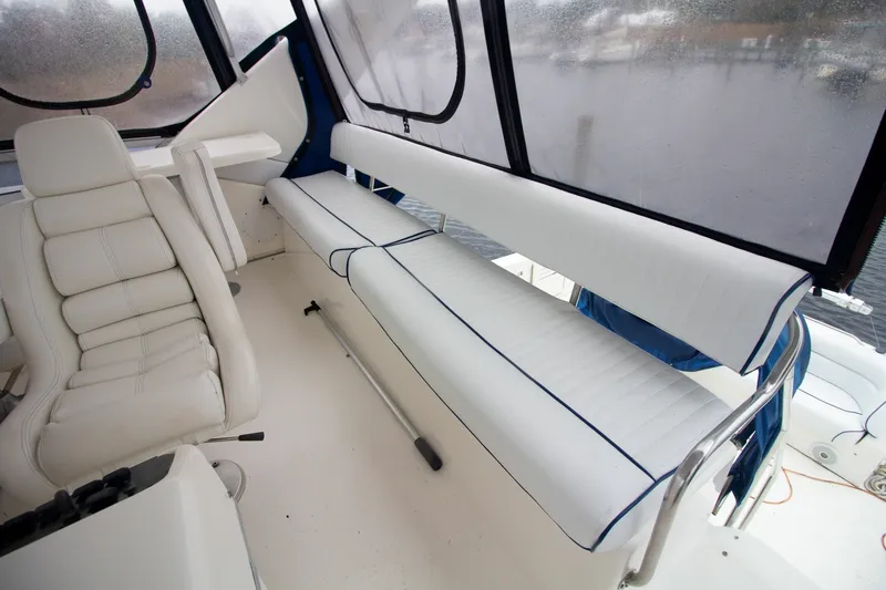 Slide: The Image of Sea Ray 440 Express Bridge 1993 - 6963931
