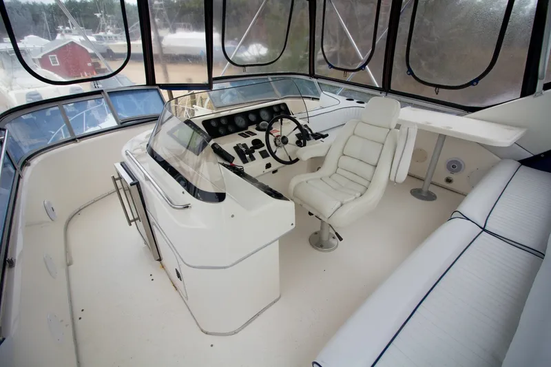 Slide: The Image of Sea Ray 440 Express Bridge 1993 - 6963921