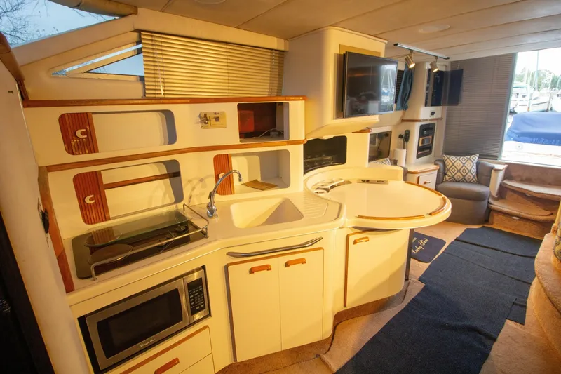 Slide: The Image of Sea Ray 440 Express Bridge 1993 - 6964018