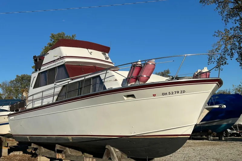 Slide: The Image of Marinette 32 Sedan Flybridge 1989 - 7395061