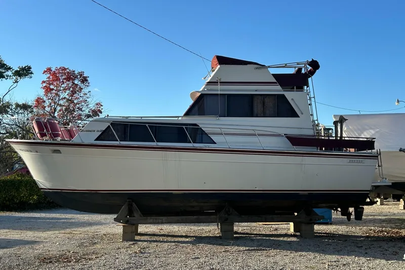 Slide: The Image of Marinette 32 Sedan Flybridge 1989 - 7395056