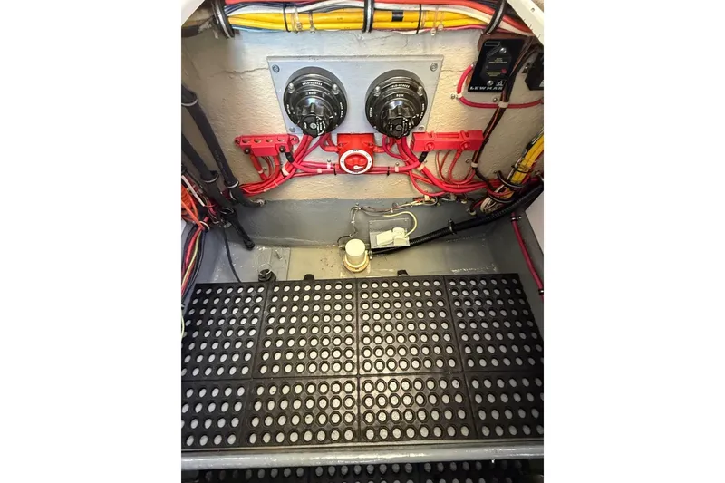 Slide: The Image of Phoenix Bass Boat 34 SFX Convertible 1987 - 6989966