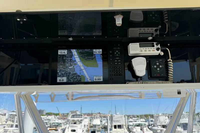 Slide: The Image of Phoenix Bass Boat 34 SFX Convertible 1987 - 6989585