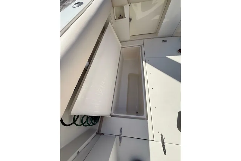 Slide: The Image of Phoenix Bass Boat 34 SFX Convertible 1987 - 6989524