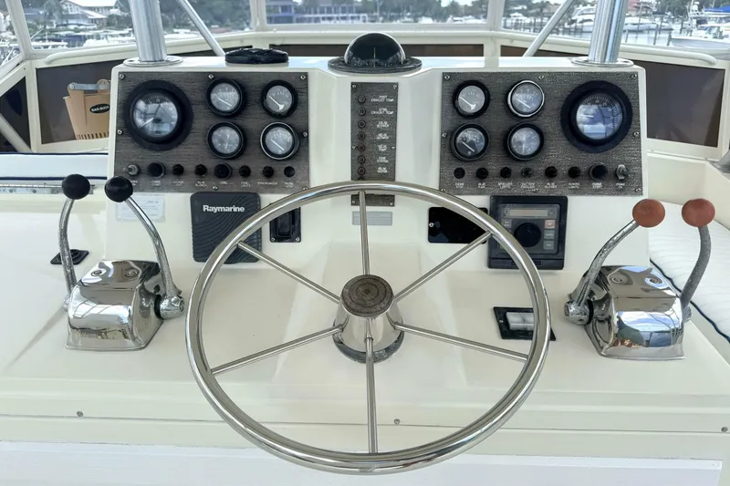 Slide: The Image of Viking 35 Convertible 1986 - 6916388