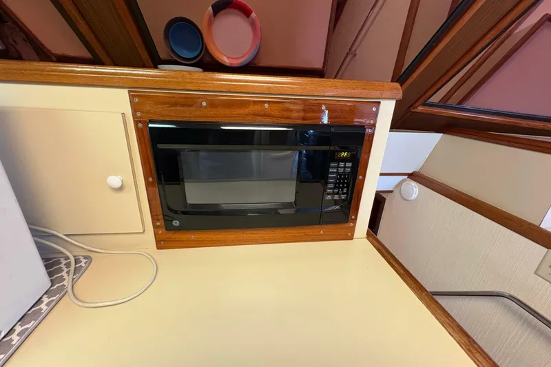Slide: The Image of Hatteras 60 Convertible 1985 - 6918098
