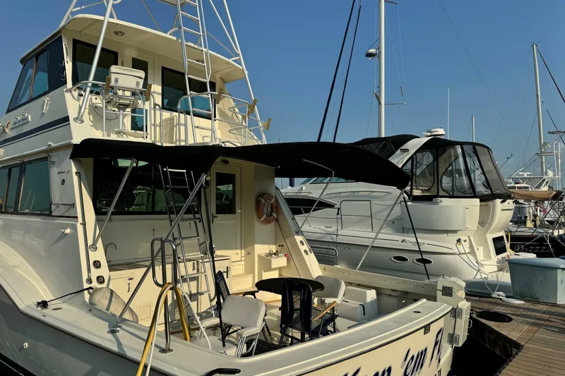 Slide: The Image of Hatteras 60 Convertible 1985 - 6917836