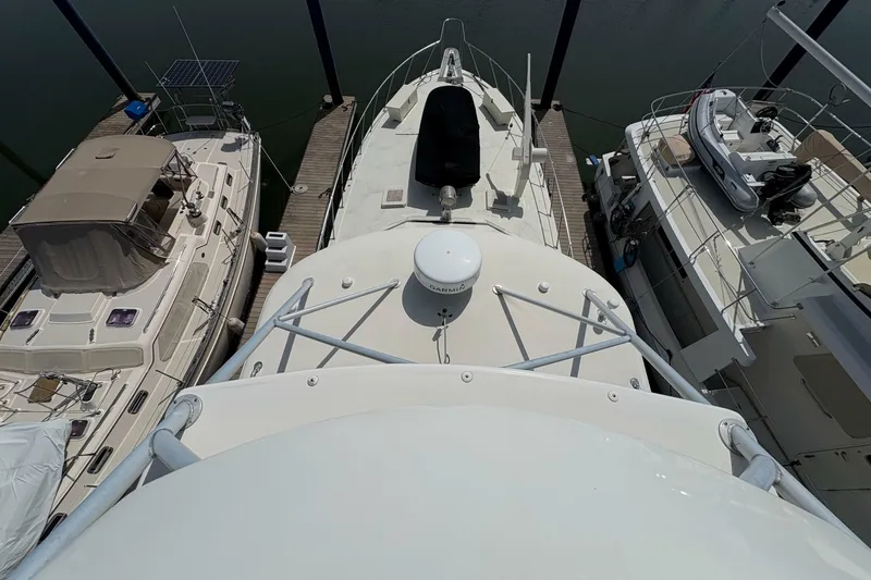 Slide: The Image of Hatteras 60 Convertible 1985 - 6917909