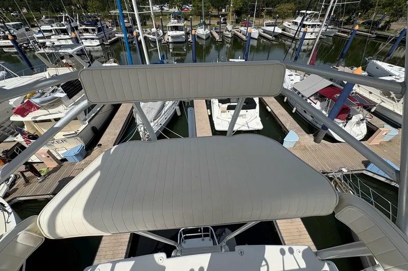 Slide: The Image of Hatteras 60 Convertible 1985 - 6917912