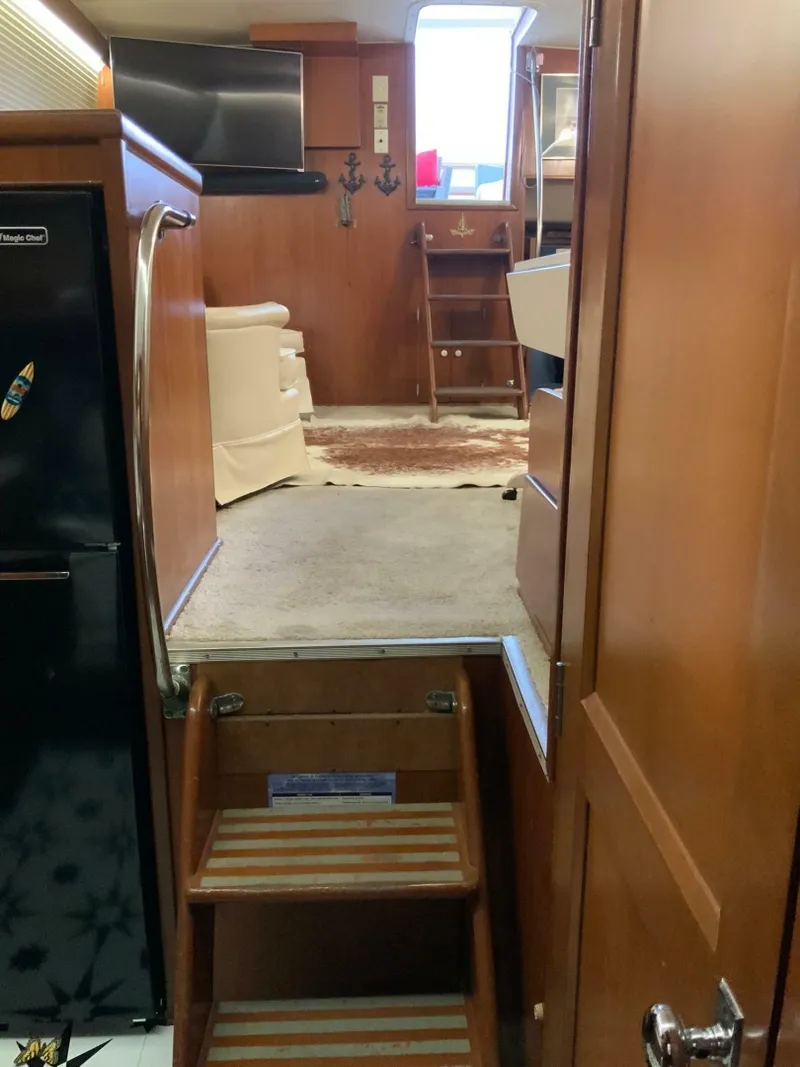 Slide: The Image of Hatteras 41 Twin Cabin 1969 - 7246376
