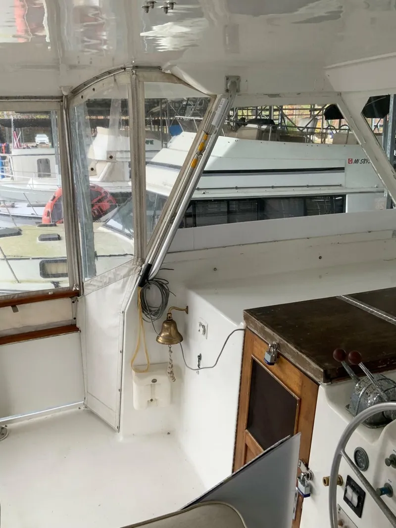 Slide: The Image of Hatteras 41 Twin Cabin 1969 - 7246346