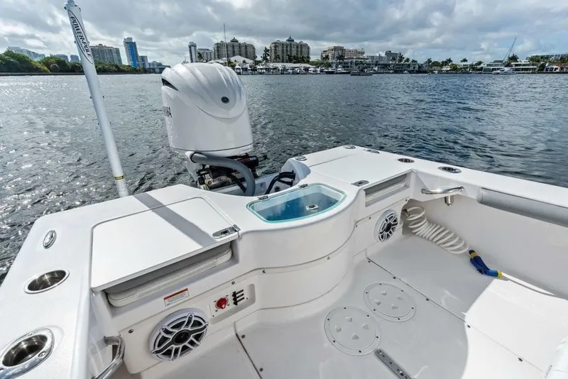 Slide: The Image of Everglades 243 Center Console 2023 - 6942148