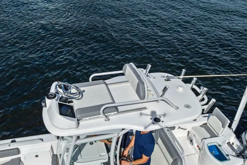 Slide: The Image of Everglades 243 Center Console 2023 - 6918187