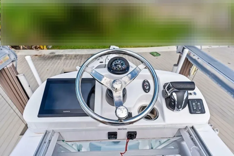 Slide: The Image of Everglades 243 Center Console 2023 - 6942171