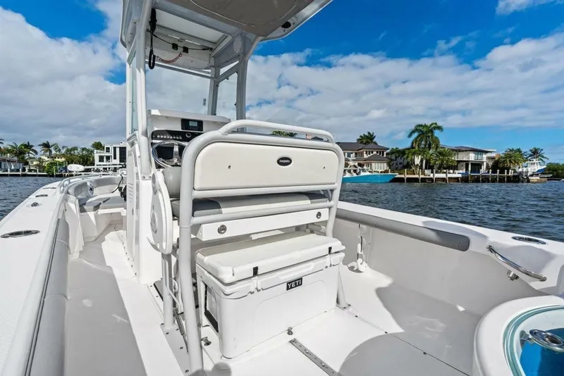 Slide: The Image of Everglades 243 Center Console 2023 - 6942156