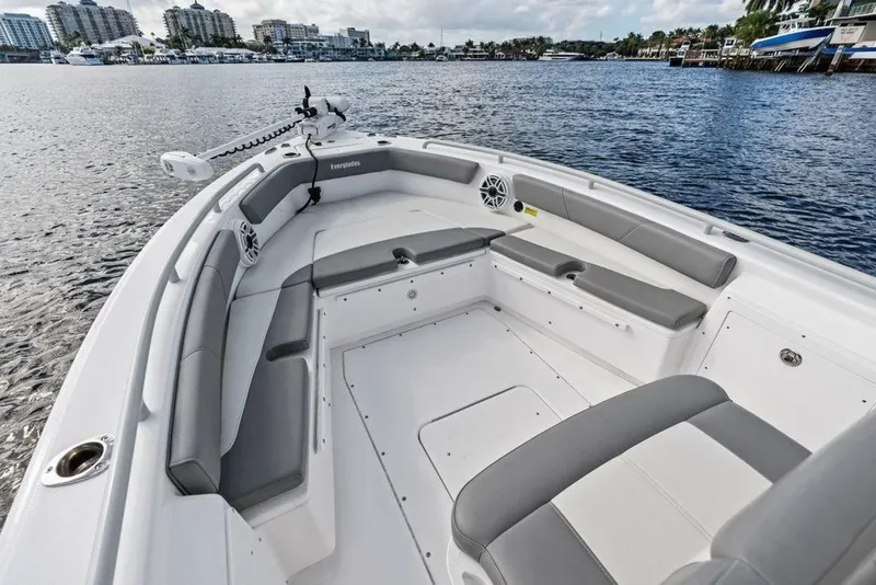 Slide: The Image of Everglades 243 Center Console 2023 - 6942164