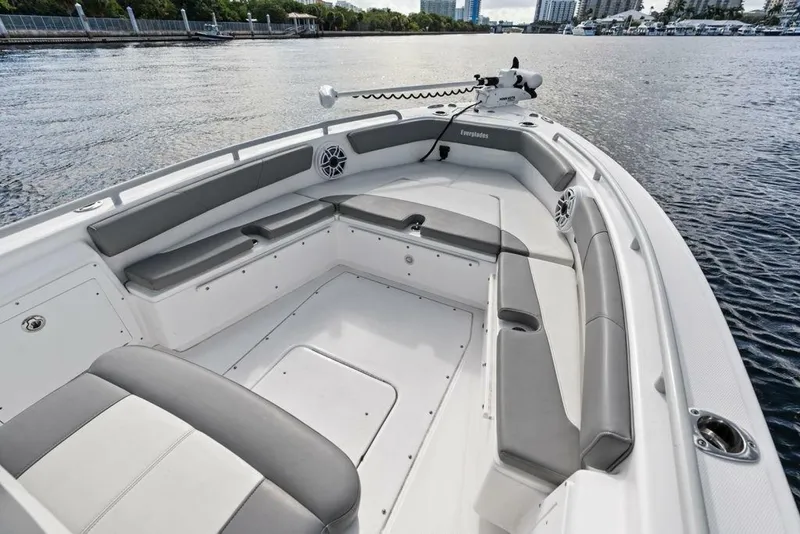 Slide: The Image of Everglades 243 Center Console 2023 - 6942158
