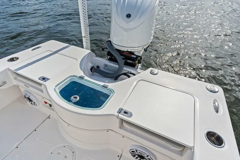 Slide: The Image of Everglades 243 Center Console 2023 - 6942153