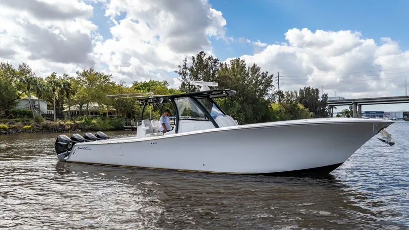Slide: The Image of Front Runner 39 Center Console 2023 - 6942343