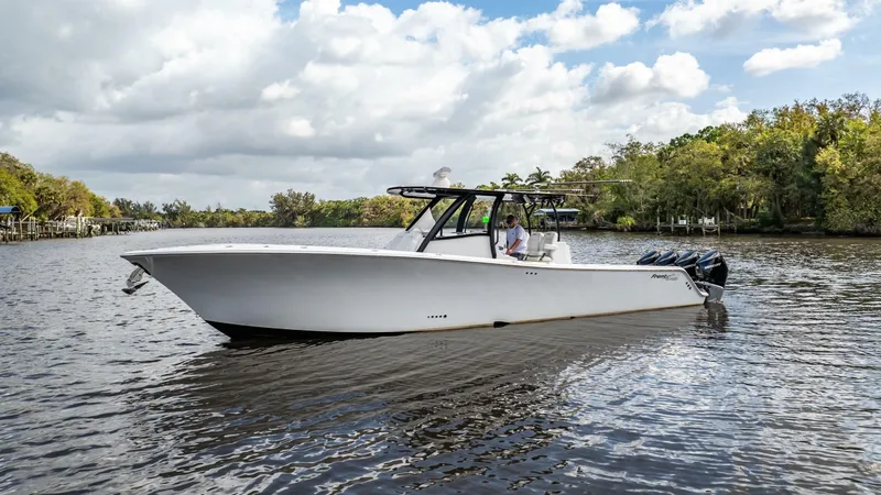 Slide: The Image of Front Runner 39 Center Console 2023 - 7534083