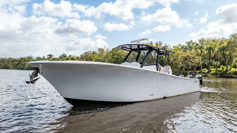 Slide: The Image of Front Runner 39 Center Console 2023 - 7229320