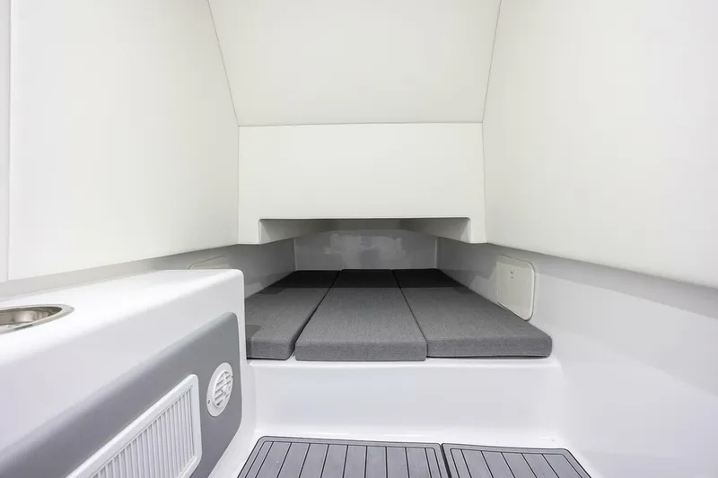 Slide: The Image of Front Runner 39 Center Console 2023 - 7534126