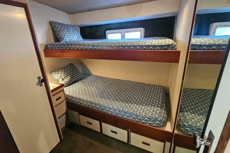 Slide: The Image of Bertram 42 Convertible 1980 - 6960673
