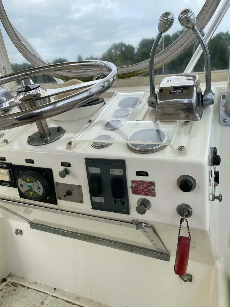 Slide: The Image of Hatteras 36 Convertible 1975 - 6960734