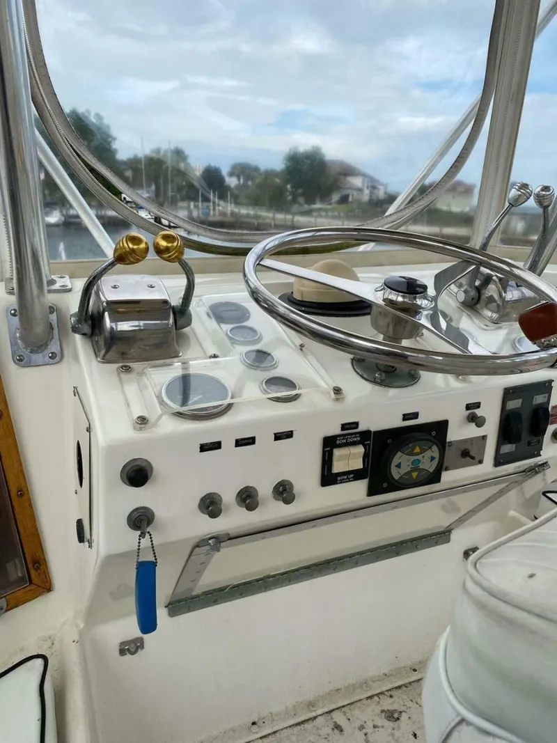 Slide: The Image of Hatteras 36 Convertible 1975 - 7540205