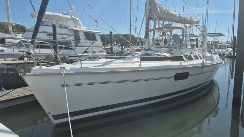 The Image of Port Side - 6930171