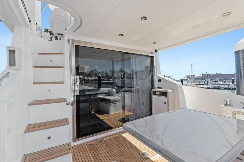 Slide: The Image of Azimut 50 FLYBRIDGE 2022 - 6930304