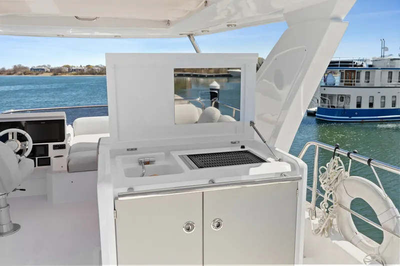 Slide: The Image of Azimut 50 FLYBRIDGE 2022 - 6930315