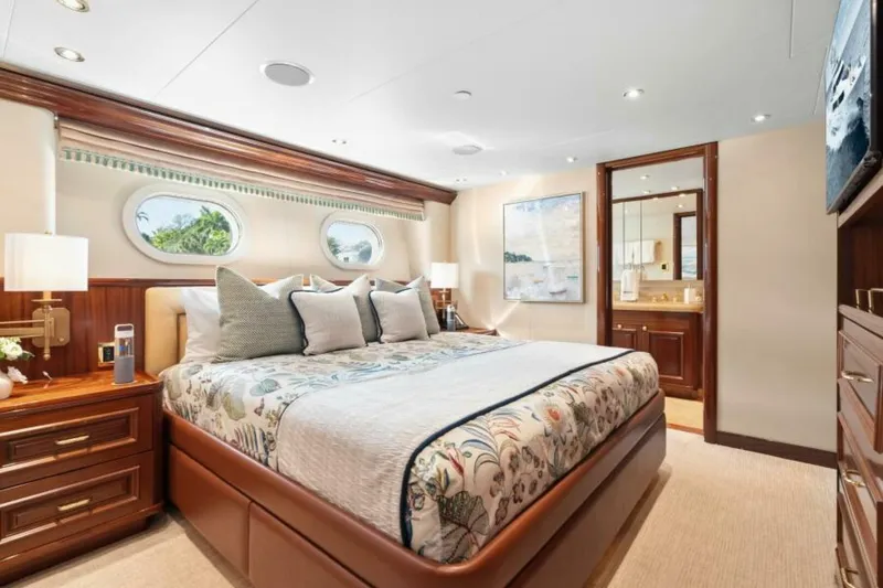 Slide: The Image of Westport Superyacht 2010 - 7384787