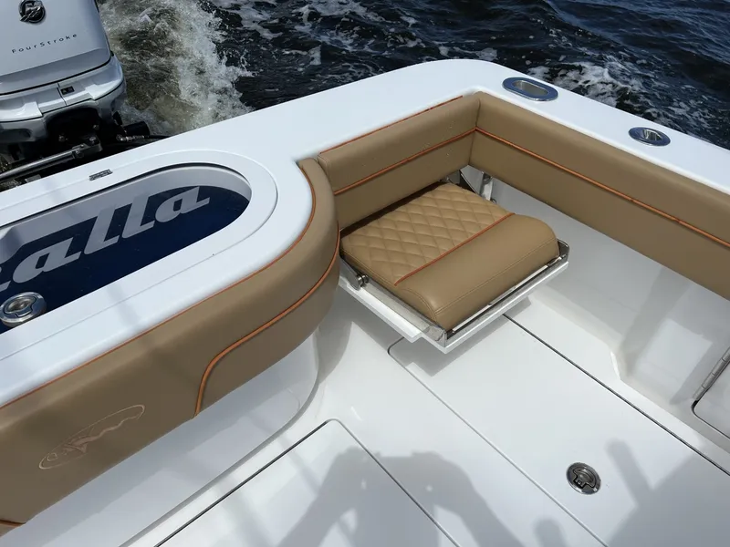 Slide: The Image of Valhalla Boatworks 33 2020 - 7398729