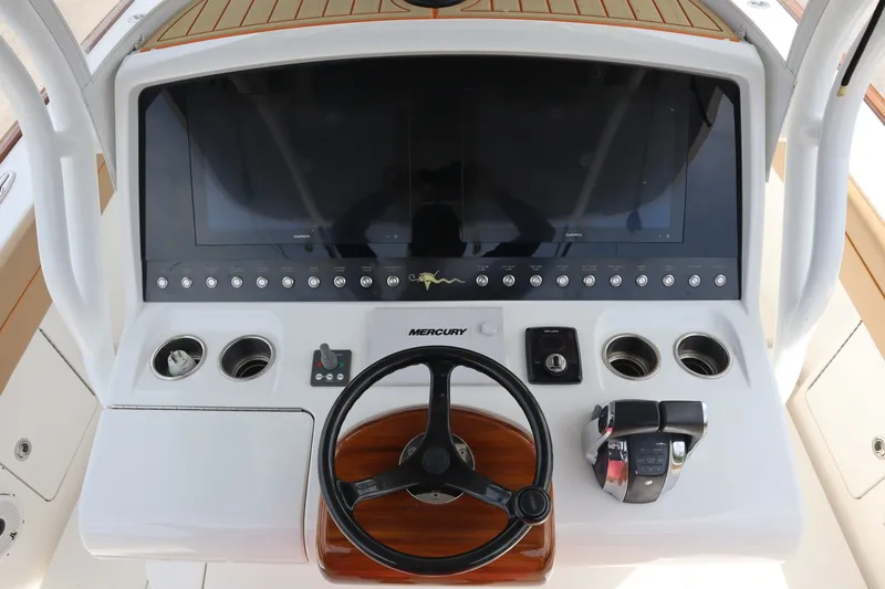 Slide: The Image of Valhalla Boatworks 33 2020 - 7288476