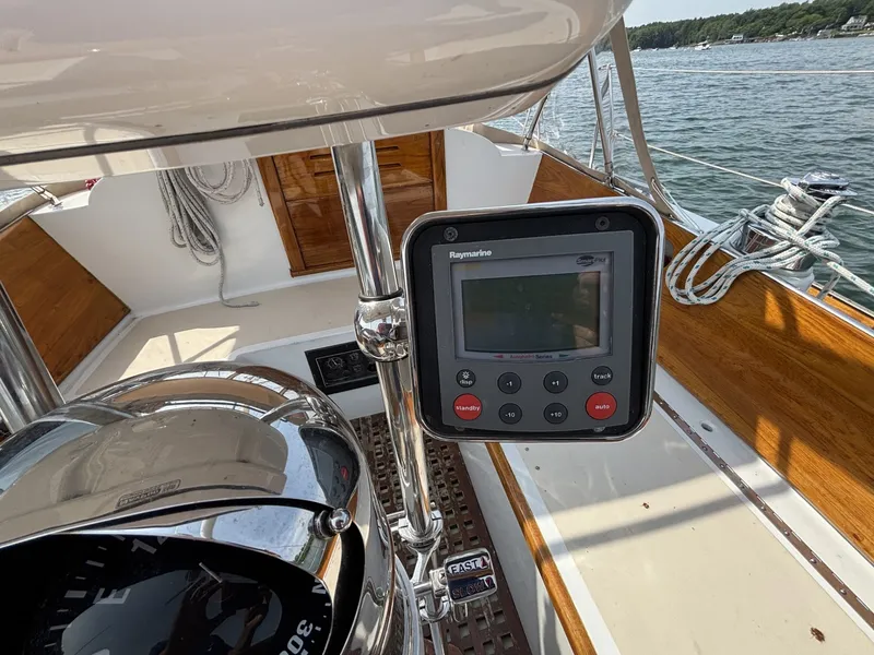 Slide: The Image of Hinckley Yachts B-40 1974 - 6943482