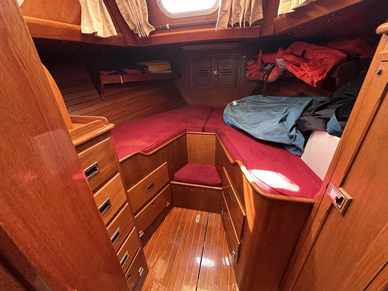 Slide: The Image of Hinckley Yachts B-40 1974 - 6943606