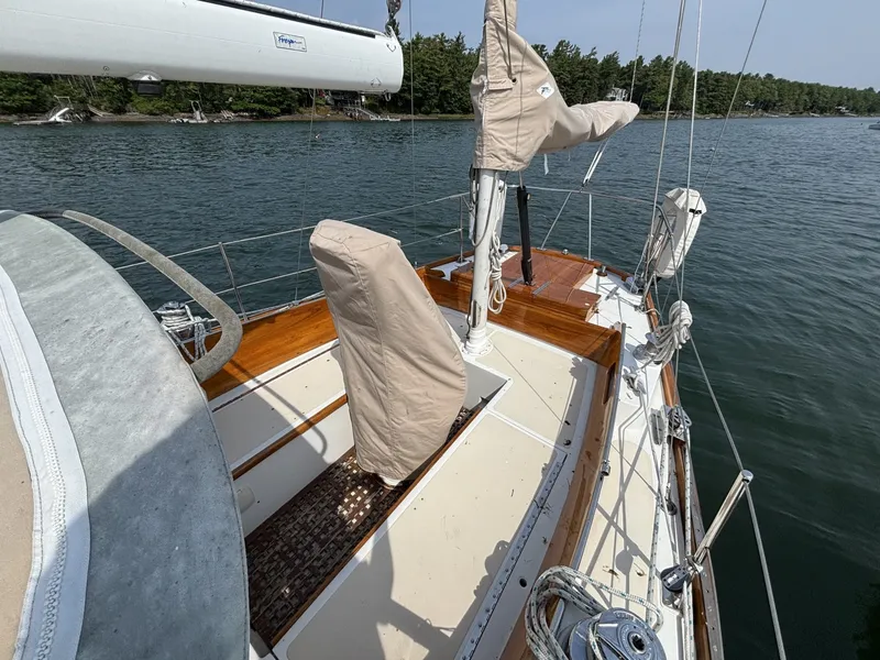 Slide: The Image of Hinckley Yachts B-40 1974 - 6943441