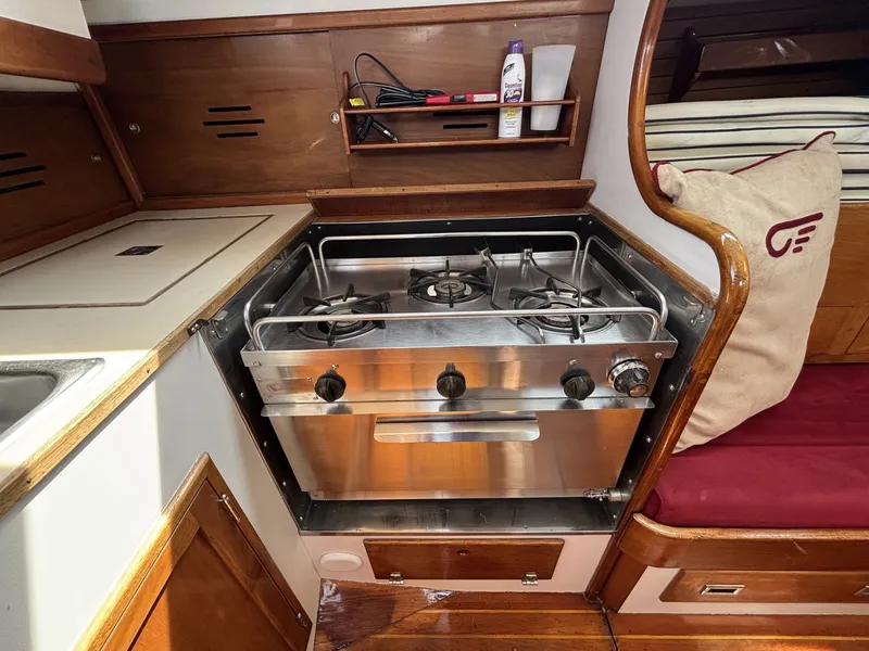 Slide: The Image of Hinckley Yachts B-40 1974 - 6943677