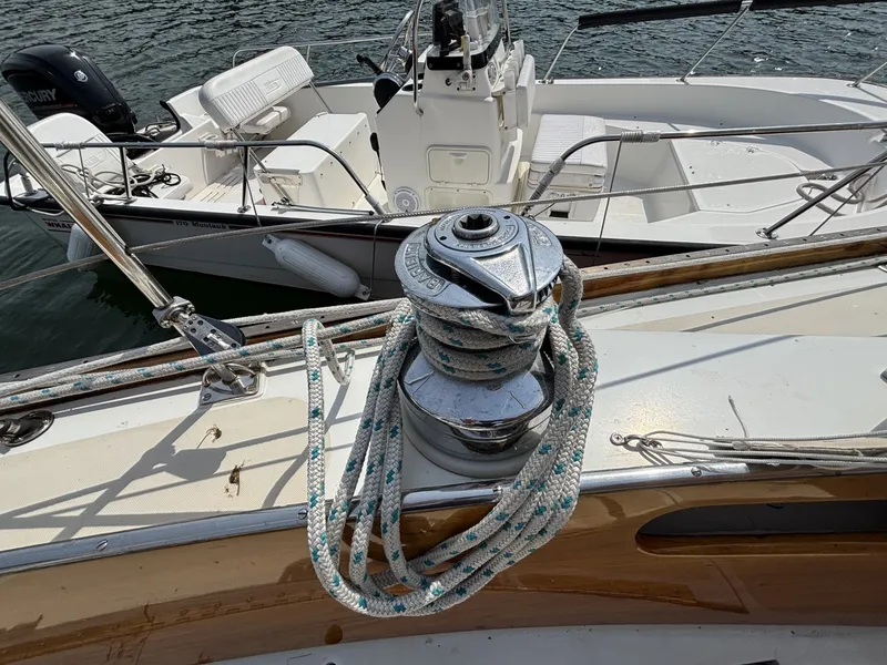 Slide: The Image of Hinckley Yachts B-40 1974 - 6943510